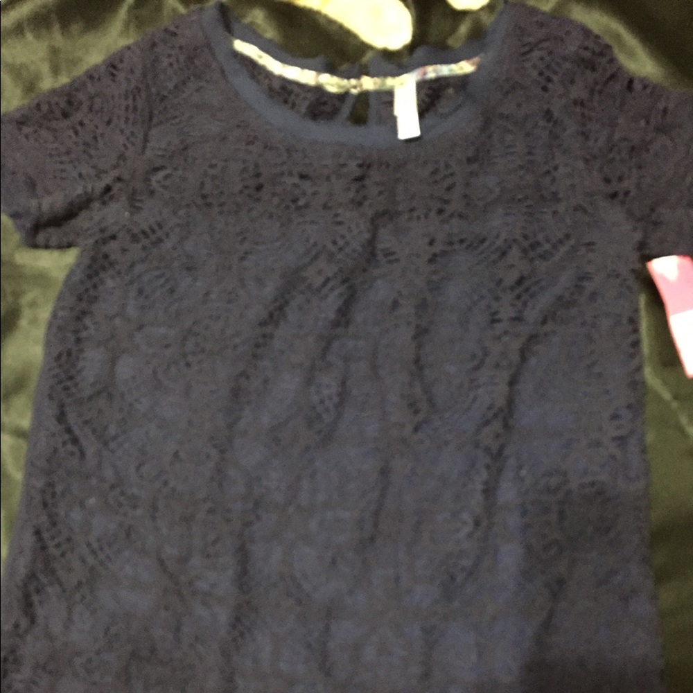 NWT Very cute shirt with lace!